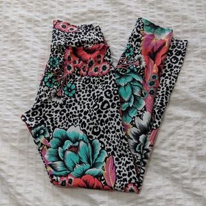 Liquido patterned leggings